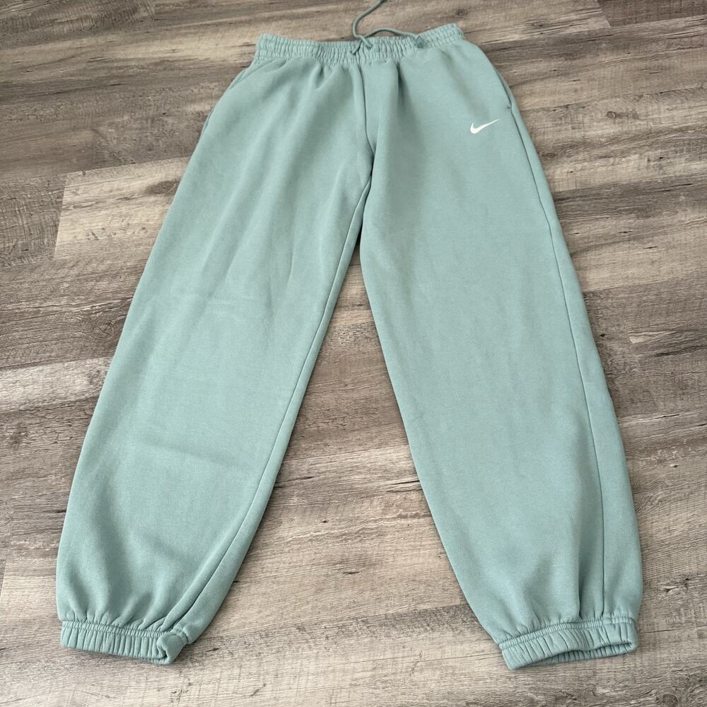 NIKE Oversized High Rise Fleece Sweatpants Womens Sz Medium Light Green FZ5996